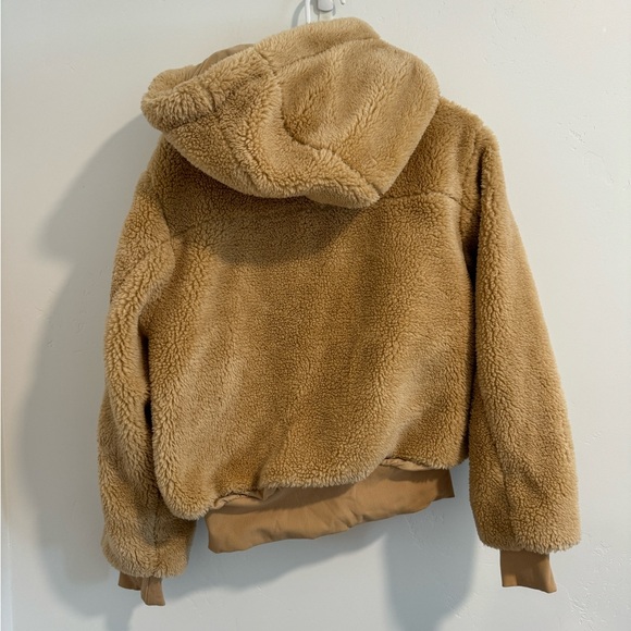 Alo Foxy Sherpa Jacket Size Large - Tan - Picture 7 of 9